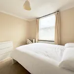 Spot Homes Guest House
